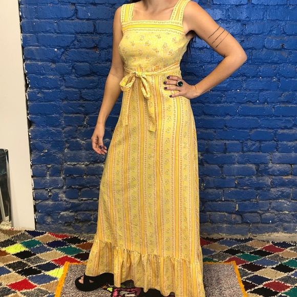 Vintage Yellow Prairie 70's  maxi-dress with ruffle - Picture 1 of 5